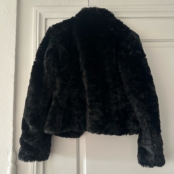 MODA International vintage cropped black fluffy faux fur Jacket coat size small - Picture 2 of 3
